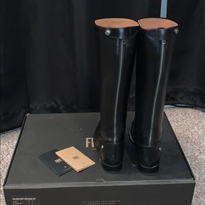 FRYE Melissa Button Back Zip Black size 6.5